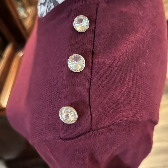 Loft sweater, burgundy size small with button detail - Picture 4 of 6